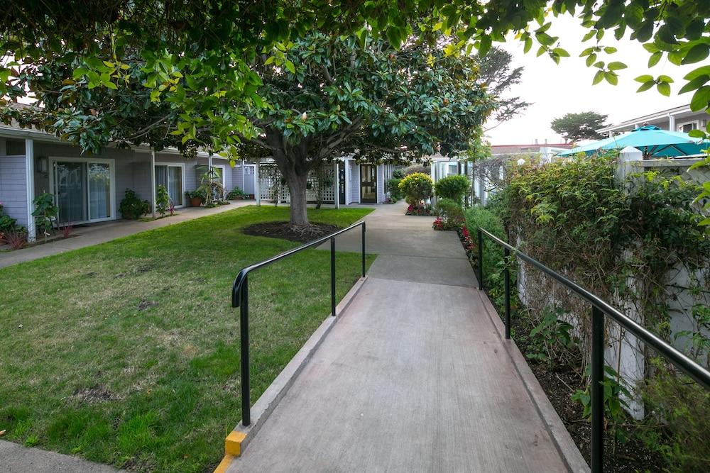 Bay Hotel Monterey